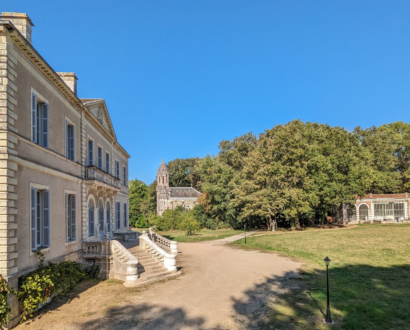 CHATEAU DU HALLAY - CHAMBRE FLORÉALE